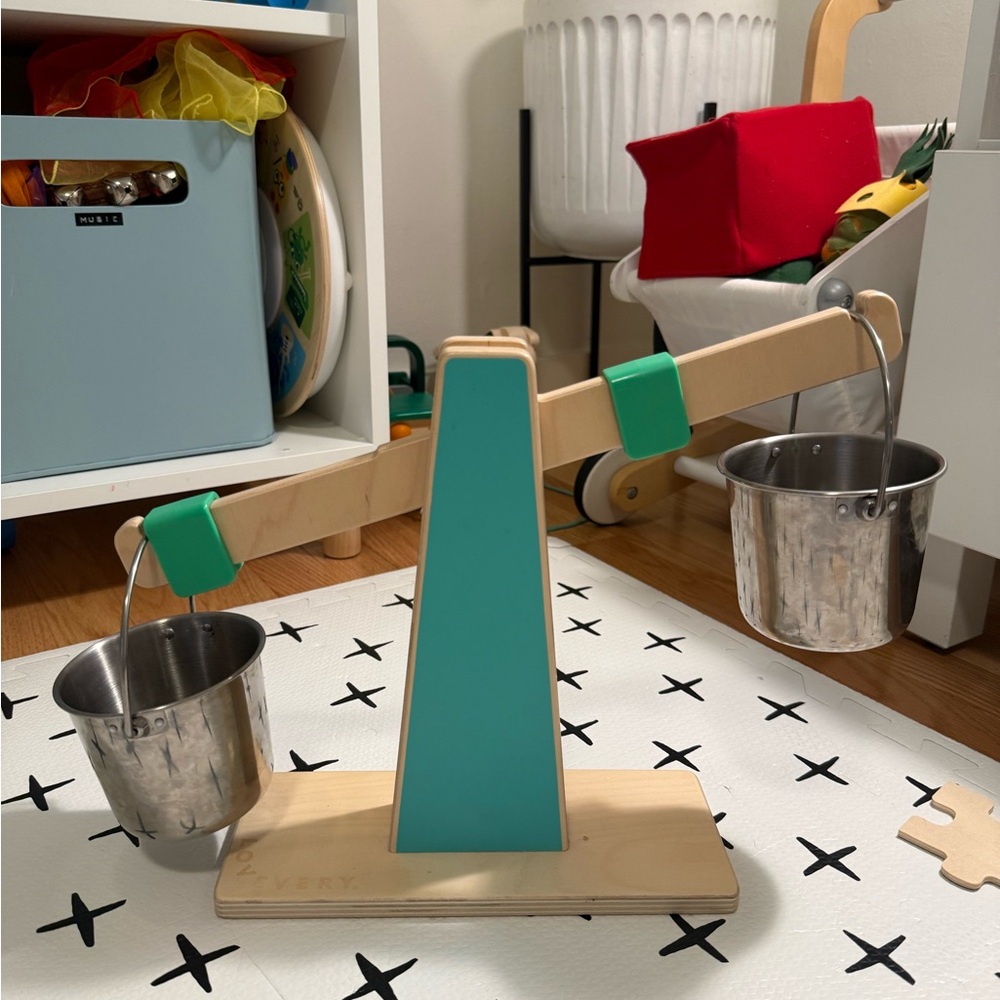 Wooden Balance Scale Toy with Buckets